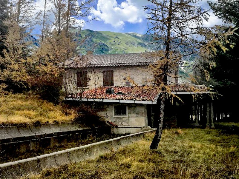 Cover-Rifugio-Mezzi-Litri-Arquata-del-Tronto