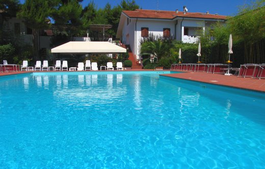 Piscina-Hotel-Giardino-Numana