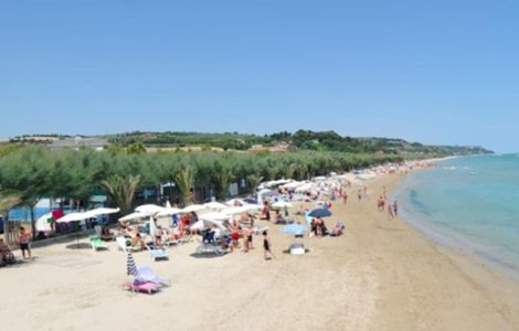 Spiaggia-Camping-Led-Zeppelin-Cupra-Marittima